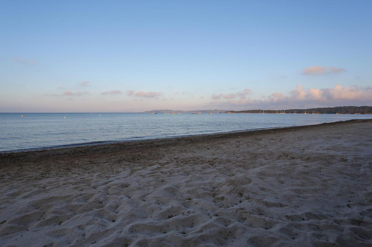 Appartements Acces Prive Plage De La Bergerie Hyères Zewnętrze zdjęcie